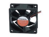 Zur optimalen Kühlung versteckt eingebauter Verstärker, 12V.